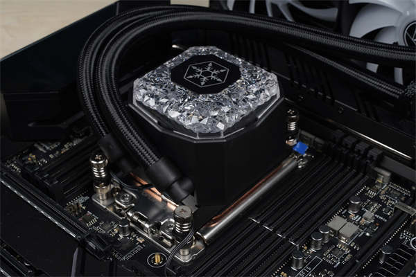 SilverStone Ice Gem一体式水冷散热器/钻石灯效超吸睛，240、280、360 一次到位(28)