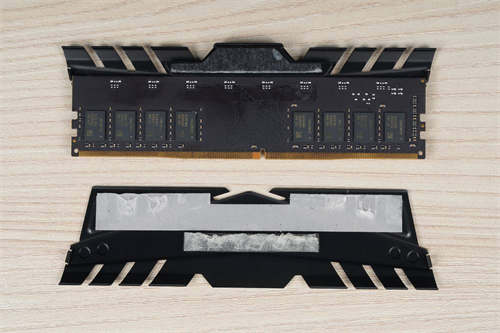 T-FORCE DARK Z FPS记忆体/4000 MHz高时脉，游戏帧数有感提升(5)