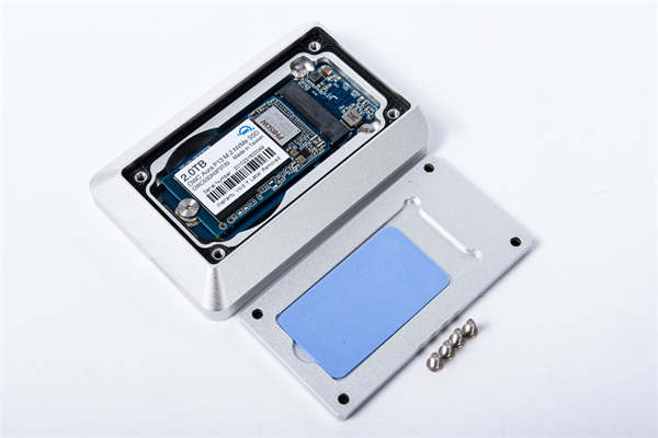 OWC Envoy Pro Elektron小巧USB SSD随身碟开箱/重本铝壳10Gb/s高速传输(7)