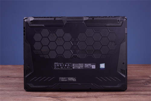 ASUS TUF Gaming A15 FA506IU电竞笔电开箱/A+N混血高性价比、军规用料硬派外型(29)