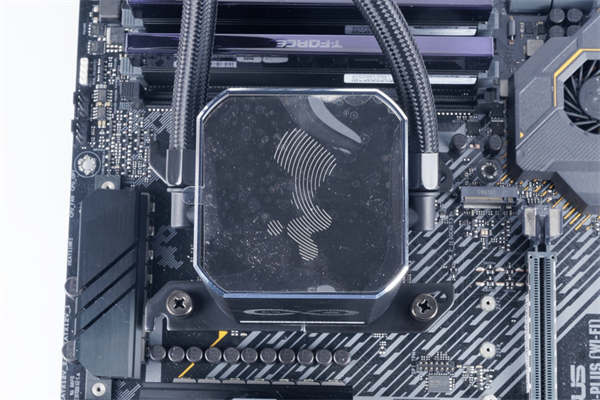 InWin SR36 PRO 360mm AIO开箱测试/一体式水冷的顶尖作品(22)
