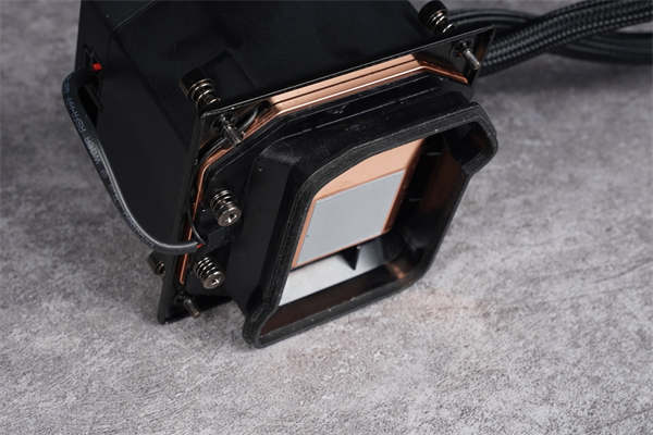 Cooler Master MASTERLIQUID ML360 SUB-ZERO水冷散热器(16)