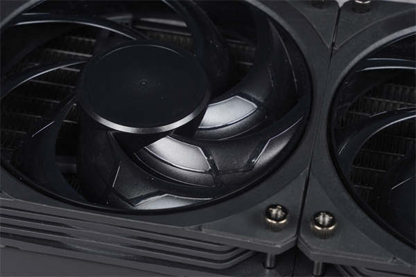 Cooler Master MASTERLIQUID ML360 SUB-ZERO水冷散热器(8)