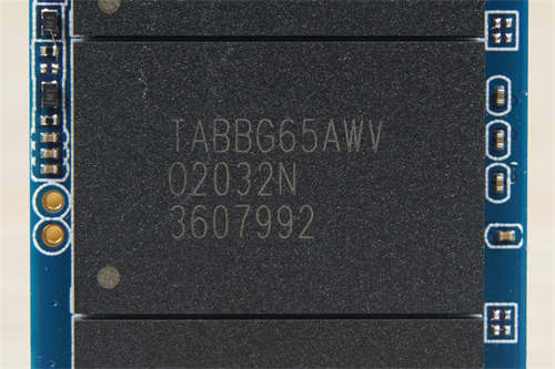 T-FORCE CARDEA IOPS SSD/石墨烯、铝鳍片散热任你选、高IOPS性能游戏读取更快速(8)