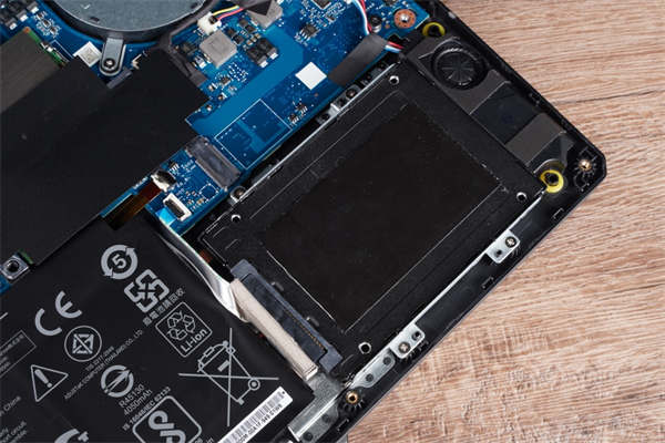 ASUS TUF Gaming A15 FA506IU电竞笔电开箱/A+N混血高性价比、军规用料硬派外型(36)