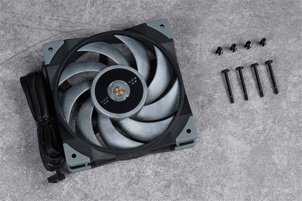 Thermaltake钢影TOUGHFAN 12 Turbo高风压风扇/2500 RPM高转速尬低噪音表现(3)