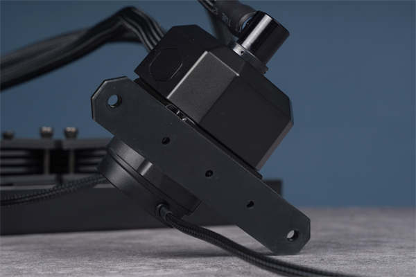 Cooler Master MASTERLIQUID ML360 SUB-ZERO水冷散热器(10)