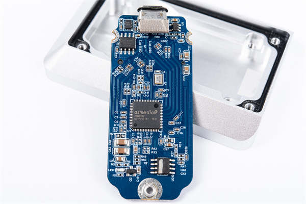 OWC Envoy Pro Elektron小巧USB SSD随身碟开箱/重本铝壳10Gb/s高速传输(10)