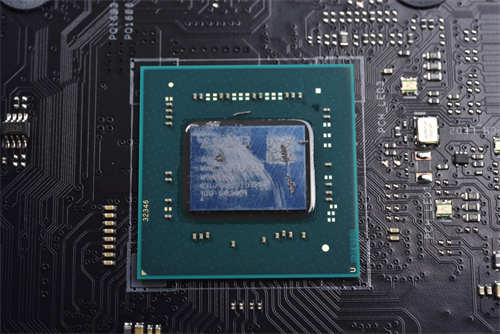 ASUS ROG Crosshair VIII Dark Hero主机板开箱测试/英雄再临 黑化无扇(24)