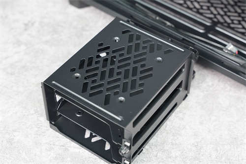 Fractal Design Meshify 2机箱/经典几何立体造型前面板、超大空间轻鬆组装(28)