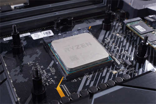 NZXT Kraken Z53一体式水冷开箱/2.36吋圆形全彩LCD萤幕、240mm规格适合小机壳(20)