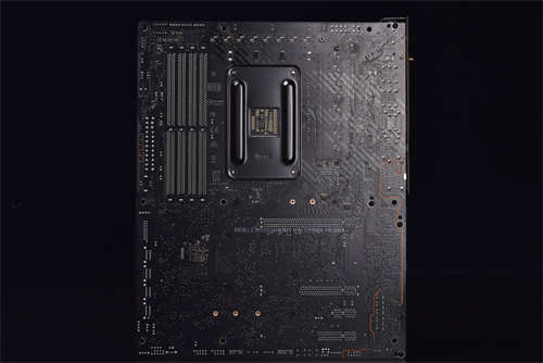 ASUS ROG Crosshair VIII Dark Hero主机板开箱测试/英雄再临 黑化无扇(4)