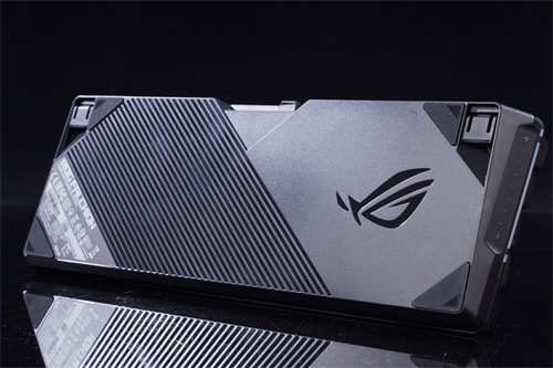 ROG Falchion 65%无线机械键盘开箱/互动式触控条不受限、ROG首款带有灯光的无线键盘(10)