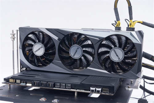 GIGABYTE GeForce RTX 3060 Ti Gaming OC 8G Pro开箱测试/中阶定位一样有光线追蹤功能(38)