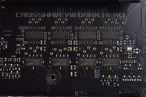 ASUS ROG Crosshair VIII Dark Hero主机板开箱测试/英雄再临 黑化无扇(22)