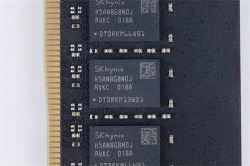 KLEVV BOLT XR DDR4 3600 8Gx2记忆体/纯铝金属沉稳散热片、Ryzen平台相容性测试通过(13)