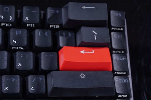 ROG Falchion 65%无线机械键盘开箱/互动式触控条不受限、ROG首款带有灯光的无线键盘(20)