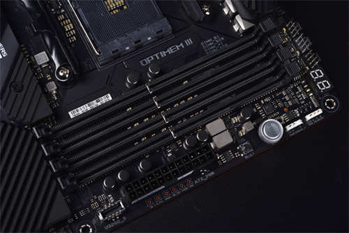 ASUS ROG Crosshair VIII Dark Hero主机板开箱测试/英雄再临 黑化无扇(5)