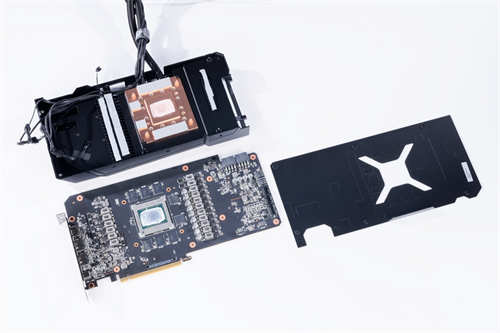 ASUS ROG STRIX LC RX 6800 XT O16G GAMING开箱测试/一张完整满足灯效、散热(27)