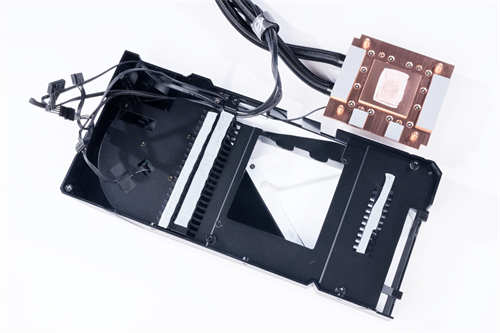 ASUS ROG STRIX LC RX 6800 XT O16G GAMING开箱测试/一张完整满足灯效、散热(29)
