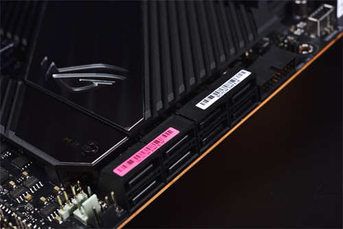 ASUS ROG Crosshair VIII Dark Hero主机板开箱测试/英雄再临 黑化无扇(8)
