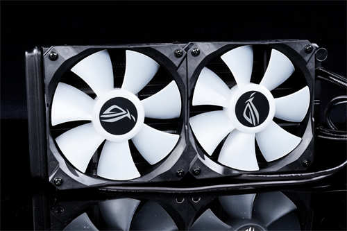 ASUS ROG STRIX LC RX 6800 XT O16G GAMING开箱测试/一张完整满足灯效、散热(9)