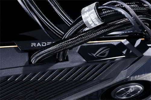 ASUS ROG STRIX LC RX 6800 XT O16G GAMING开箱测试/一张完整满足灯效、散热(12)
