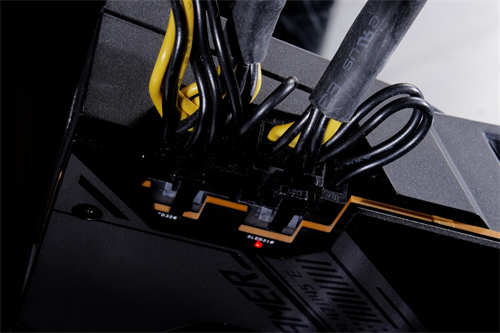 ASUS ROG STRIX LC RX 6800 XT O16G GAMING开箱测试/一张完整满足灯效、散热(24)