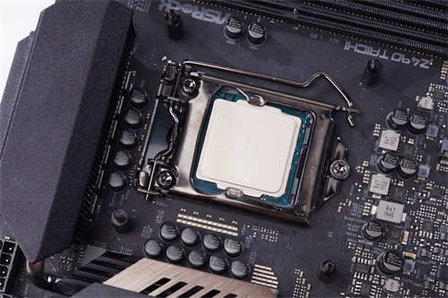 NZXT Kraken Z53一体式水冷开箱/2.36吋圆形全彩LCD萤幕、240mm规格适合小机壳(17)