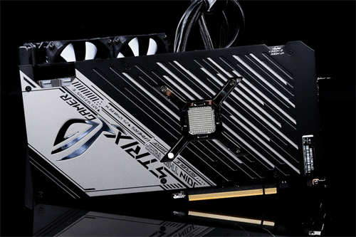 ASUS ROG STRIX LC RX 6800 XT O16G GAMING开箱测试/一张完整满足灯效、散热(8)