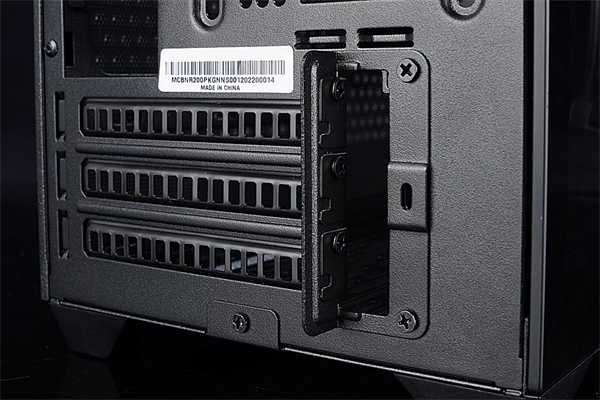 Cooler Master MasterBox NR200P ITX机壳测试报告/全模组化设计、内部空间大，可安装(11)