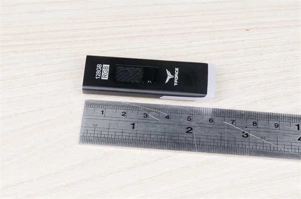 十铨 T-FORCE SPARK USB3.2 Gen1 128GB RGB随身碟/创新剩余容量灯效即时显示设计(7)