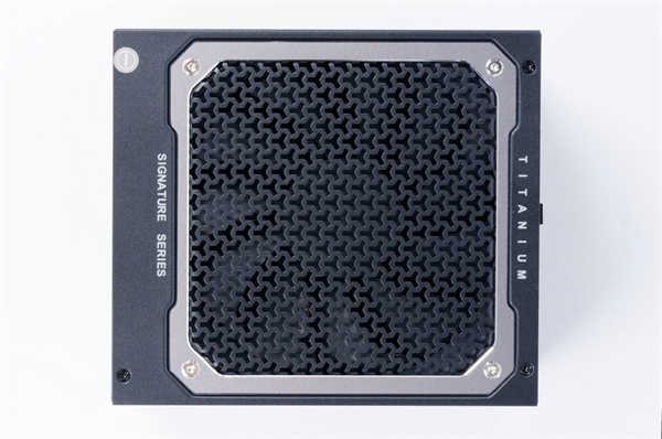 Antec Signature 1000W TITANIUM 80 PLUS钛金电源开箱/钛金等级的超高转换效率标(13)