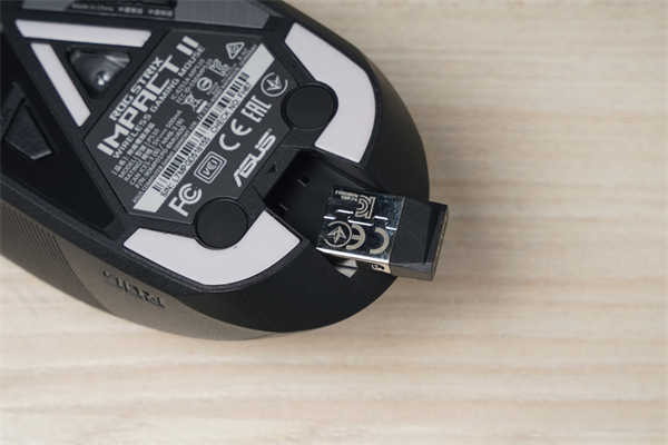 ROG STRIX IMPACT II Wireless无线滑鼠/无所「线」制、轻巧好控(11)