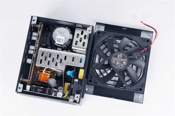 Cooler Master电源测试专题/ 完整的产品线、谁才是最适合你的电源供应器(24)