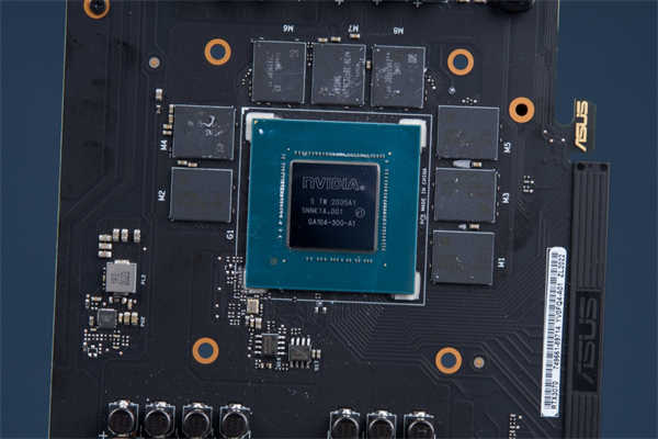 ASUS TUF GAMING RTX 3070 O8G显示卡开箱测试/温控表现亮眼(17)