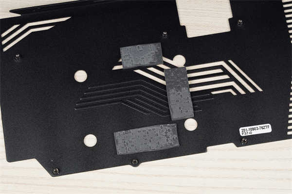 ZOTAC GAMING GeForce RTX 3070 TWIN EDGE/大小双扇设计再现，散热器加宽不加厚(14)