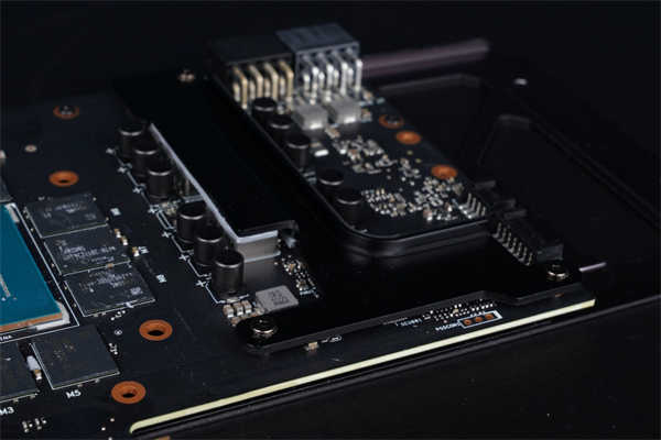 ASUS TUF GAMING RTX 3070 O8G显示卡开箱测试/温控表现亮眼(16)
