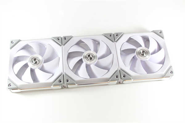 联力LIAN LI UNI FAN SL120积木风扇-串联安装超方便，跟杂乱的线材说再见！(23)