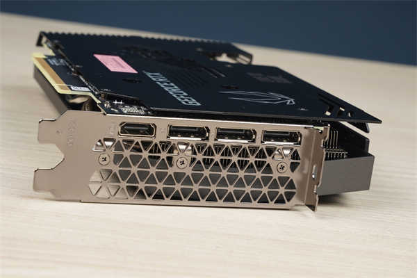ZOTAC GAMING GeForce RTX 3070 TWIN EDGE/大小双扇设计再现，散热器加宽不加厚(8)
