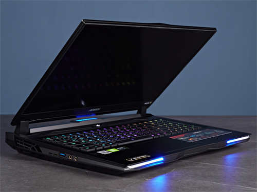 GIGABYTE AORUS 17X YB专业电竞笔电开箱测试/i9-10980HK、RTX 2080 SUPER、双330W变压器供电(36)