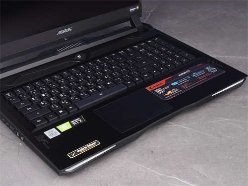 GIGABYTE AORUS 17X YB专业电竞笔电开箱测试/i9-10980HK、RTX 2080 SUPER、双330W变压器供电(14)