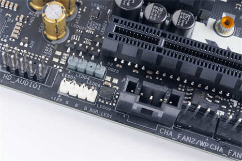 ASRock B460M Steel Legend主机板开箱测试/ 钢铁传奇、中阶定位、规格完整又齐全(8)