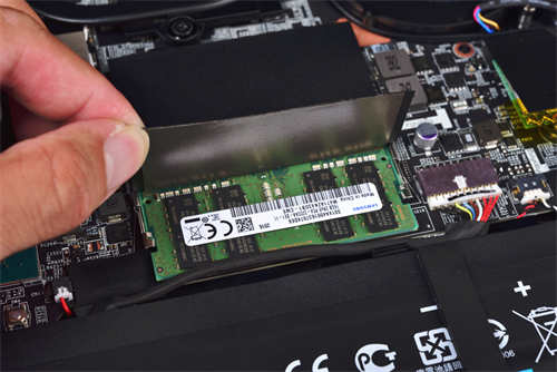 潮流新机MSI GE66 Raider 10SGS测试报告/钛银新色Mystic灯bar炫(32)