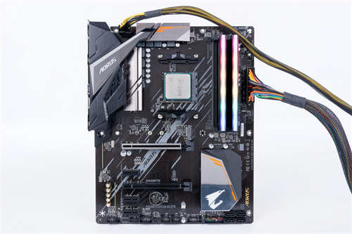技嘉A520 AORUS ELITE开箱测试/ATX版型设计，AMD的最佳入门主机板选择
