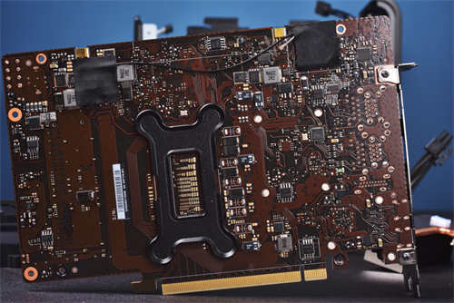 迷你多变Intel NUC 9 Pro Kit开箱测试8核扩充小型电竞机或直播专用机(19)