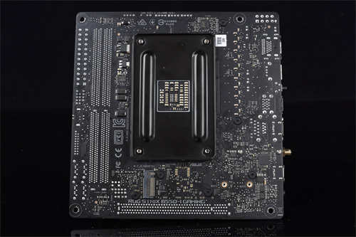 ROG STRIX B550-I Gaming ITX主机板测试报告/前置Type-C扩充、8 + 2相供电(3)