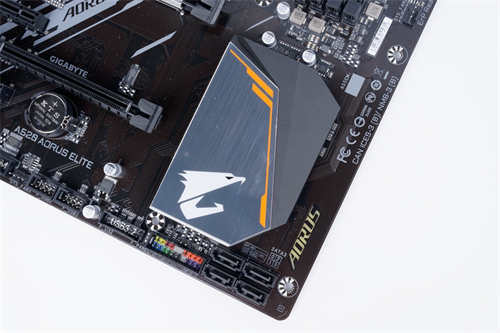 技嘉A520 AORUS ELITE开箱测试/ATX版型设计，AMD的最佳入门主机板选择(4)