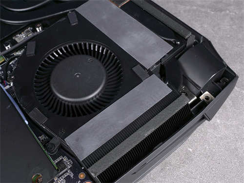 GIGABYTE AORUS 17X YB专业电竞笔电开箱测试/i9-10980HK、RTX 2080 SUPER、双330W变压器供电(23)