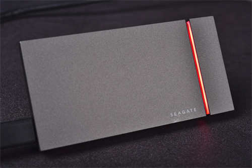 Seagate FireCuda Gaming SSD 高速 NVMe 可携式固态硬碟 外接 20Gbps, USB 3